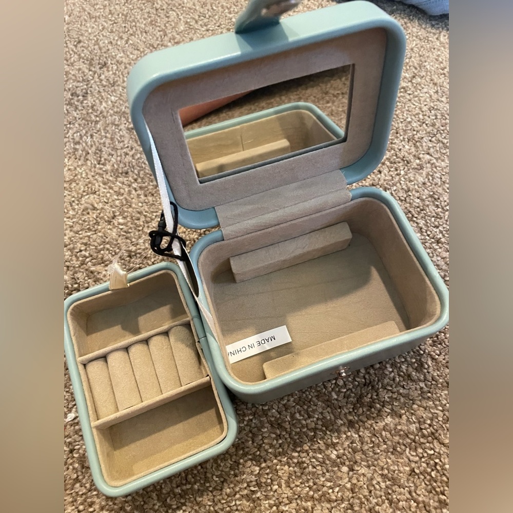 Tuscan design travel jewelry box